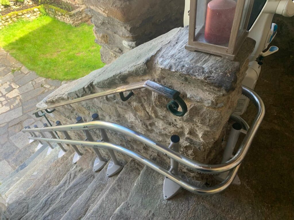 Monte-escalier courbe à Anthy-Sur-Léman
