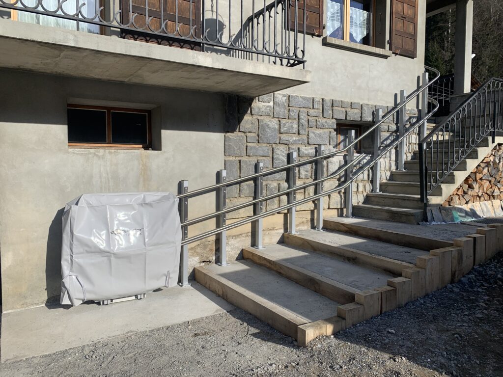 Plateforme Monte-Escaliers à Morzine (74)