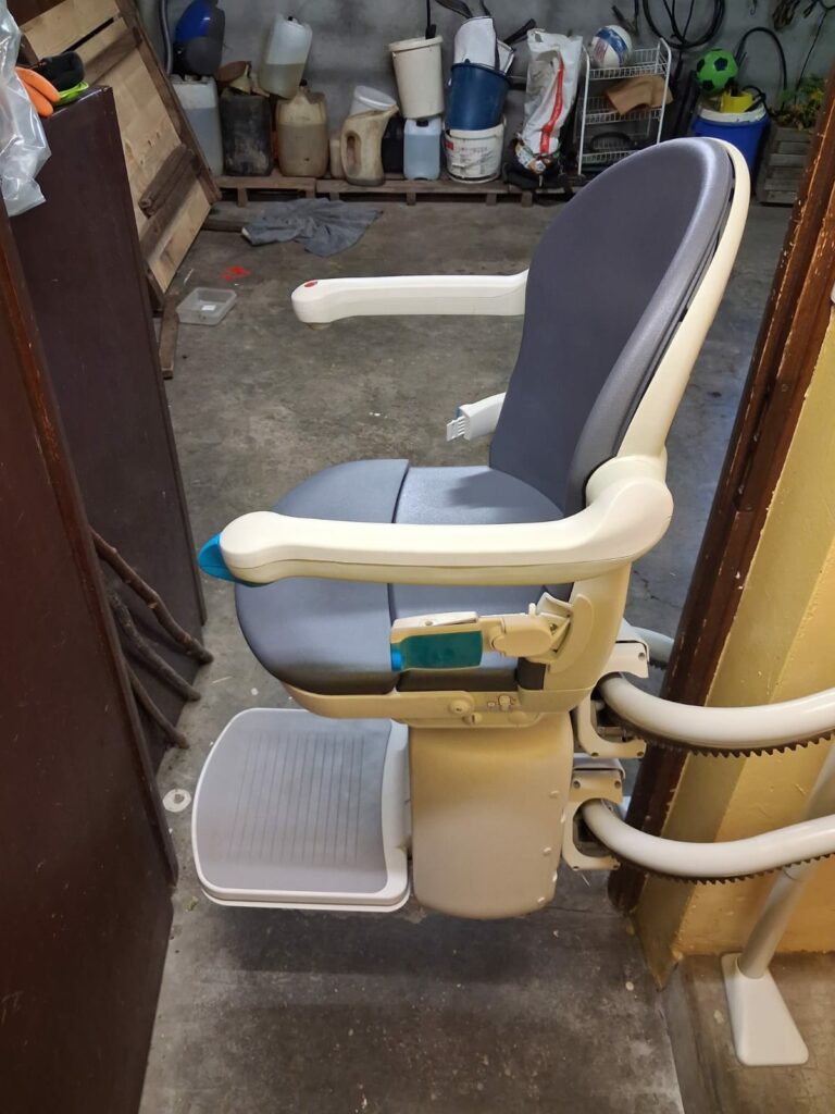 Monte-Escalier Droit Handicare MS4000 Double Rail à Chevenoz (74)