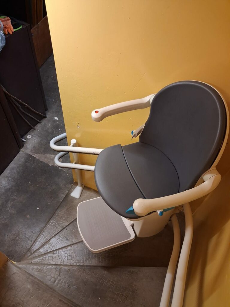 Monte-Escalier Droit Handicare MS4000 Double Rail à Chevenoz (74)