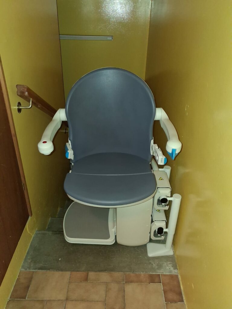 Monte-Escalier Droit Handicare MS4000 Double Rail à Chevenoz (74)