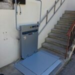 plateforme monte-escaliers Ascendor Lifttechnik GmbH modèle PLG7, installée chez l’un de nos clients à Saint Jean de Tholome (74), afin de faciliter l’accès à son habitation en toute sécurité.