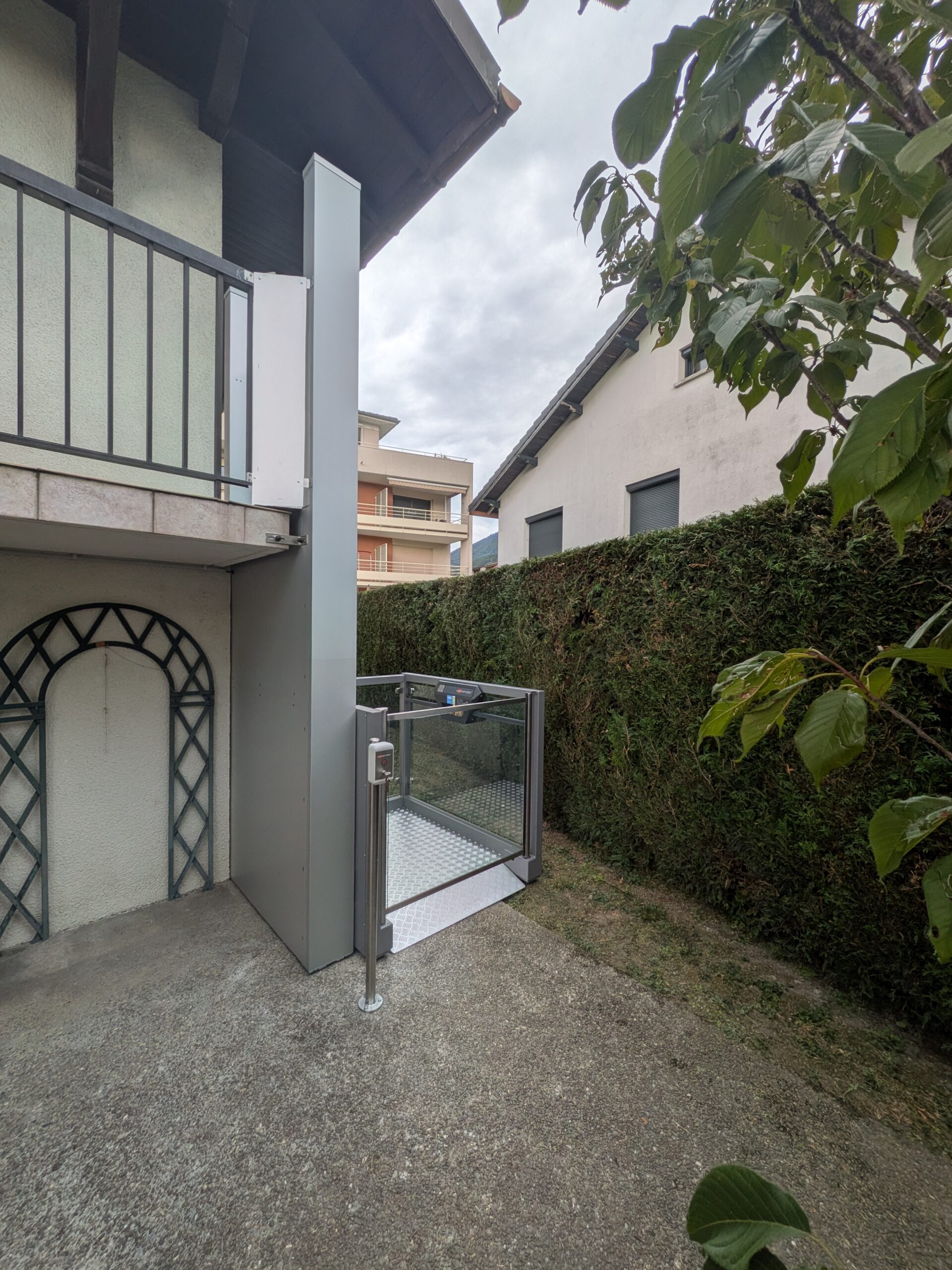 Elévateur vertical extérieur à Albertville (73)